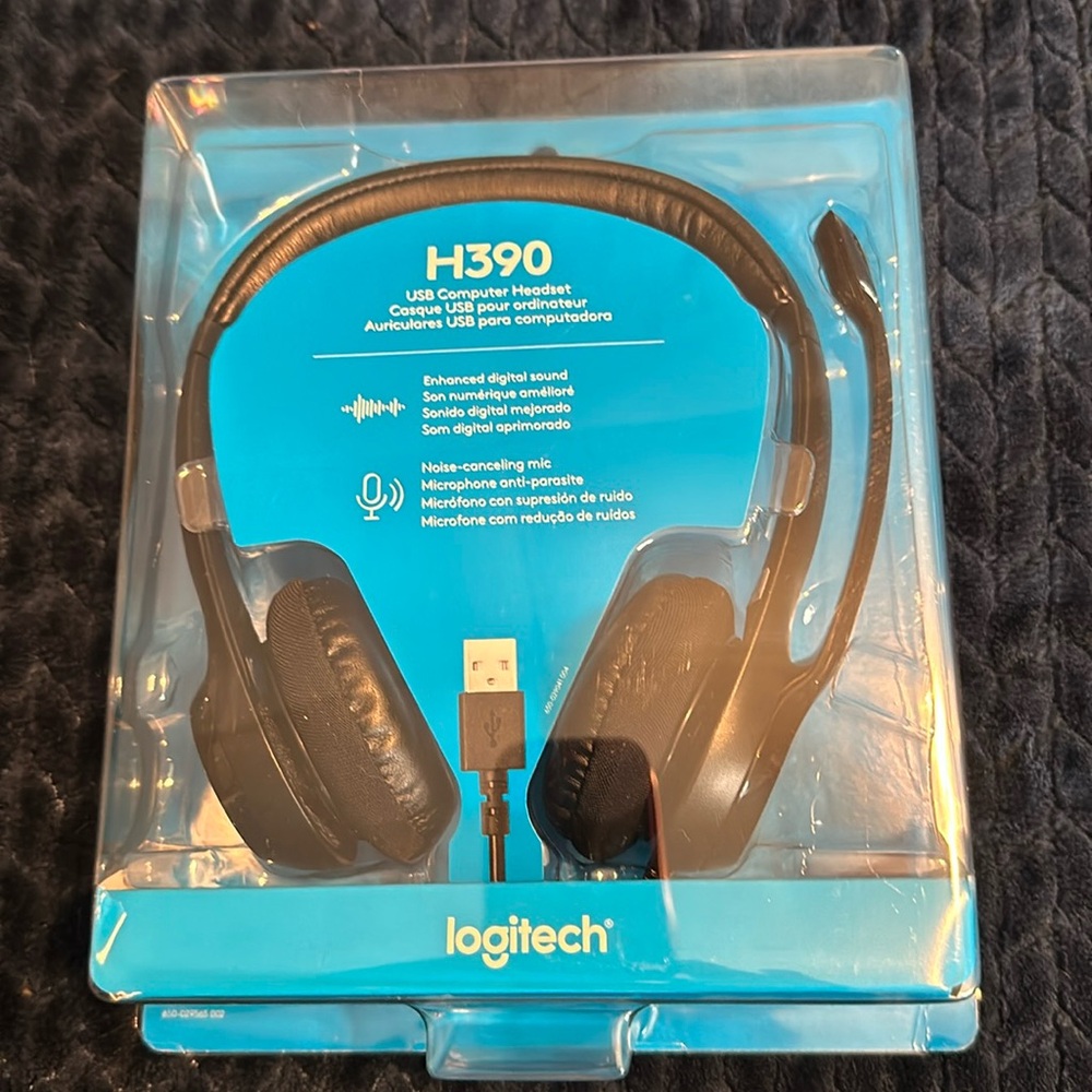New In Box Logitech H390 USB Computer Headset